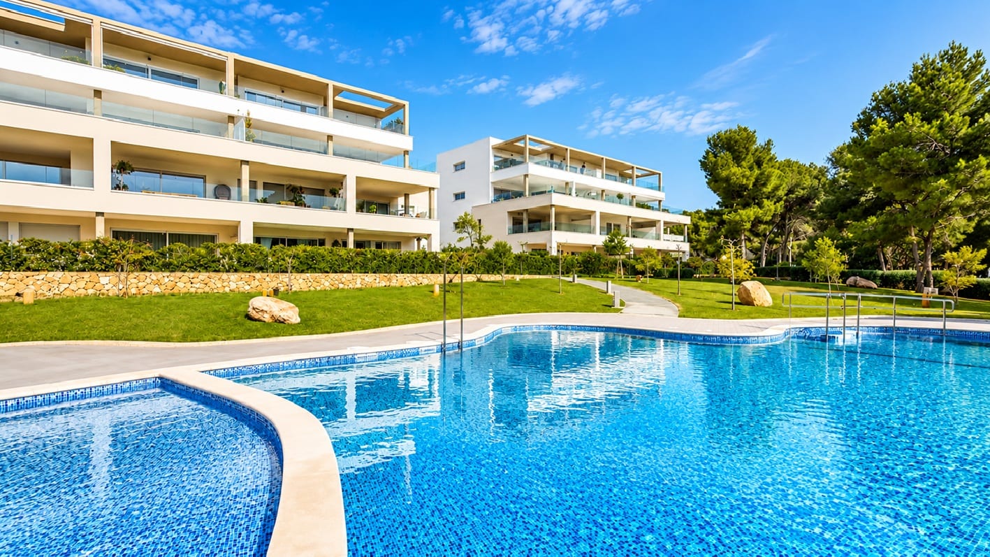 Apartment with Private Garden for Sale in Nova Santa Ponsa
