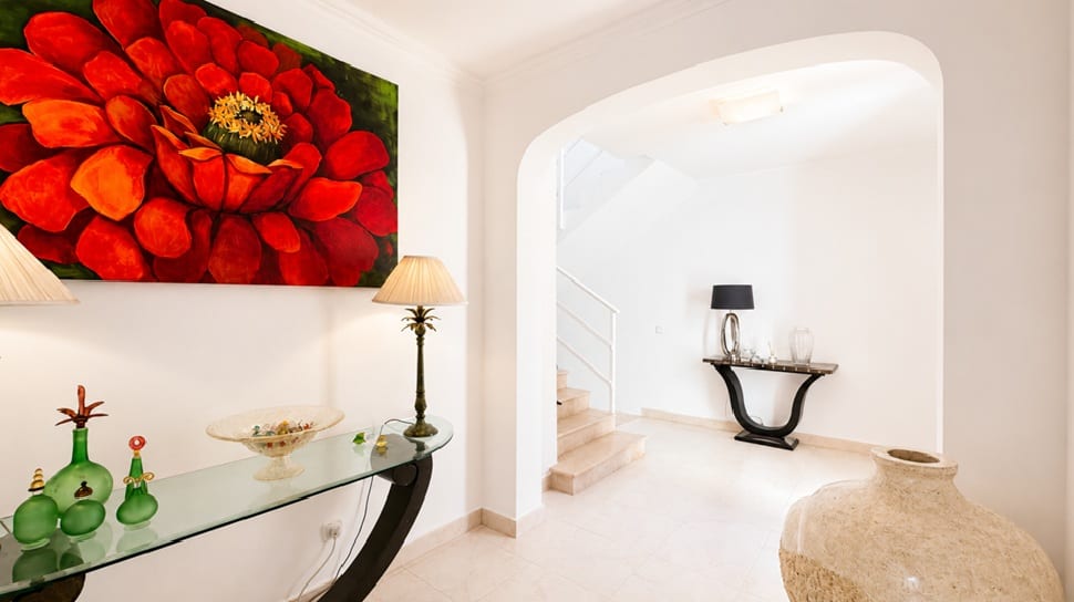 Villa for Sale in Prestigious Santa Ponsa with Expansion Potential