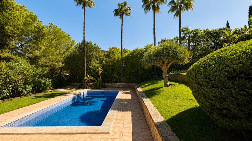 Villa for Sale in Prestigious Santa Ponsa with Expansion Potential