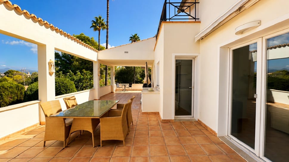 Villa for Sale in Prestigious Santa Ponsa with Expansion Potential