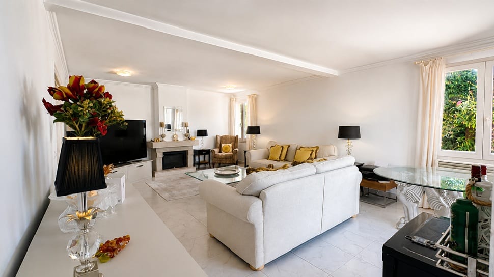 Villa for Sale in Prestigious Santa Ponsa with Expansion Potential