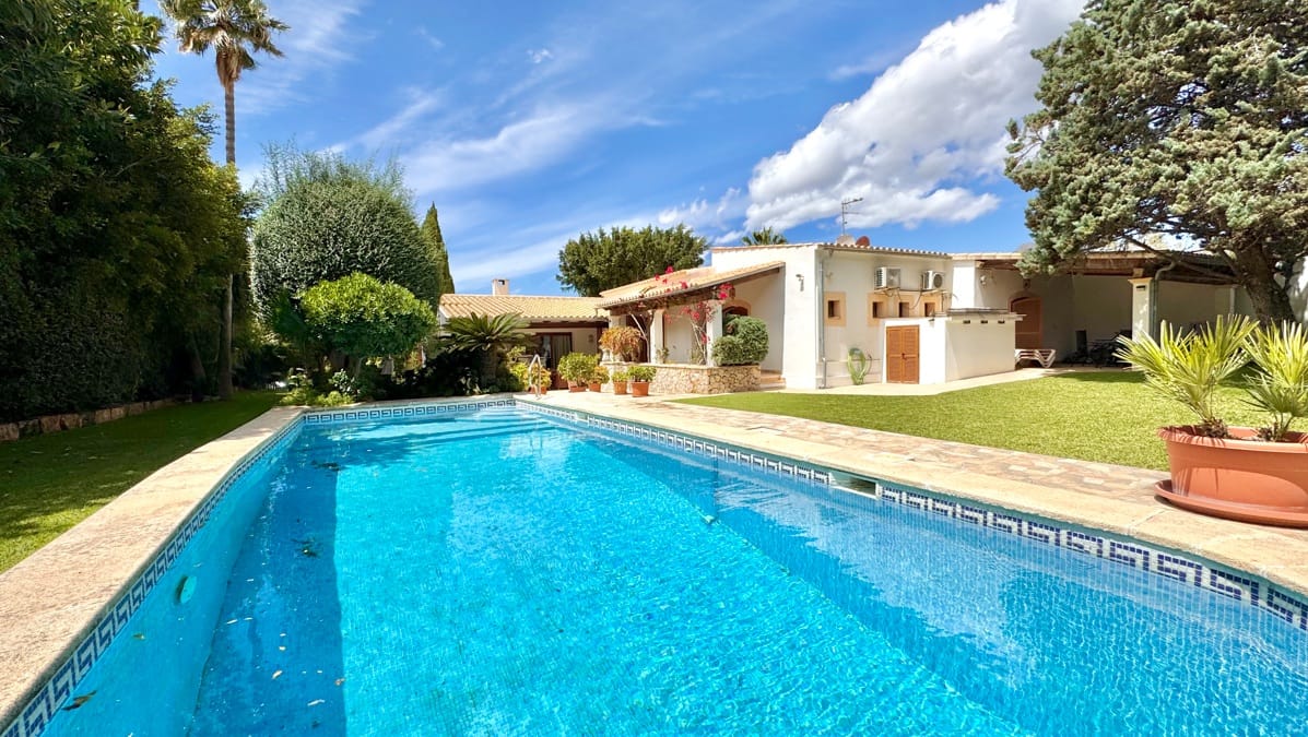 Mediterranean-Style Villa for Sale in Palmanova