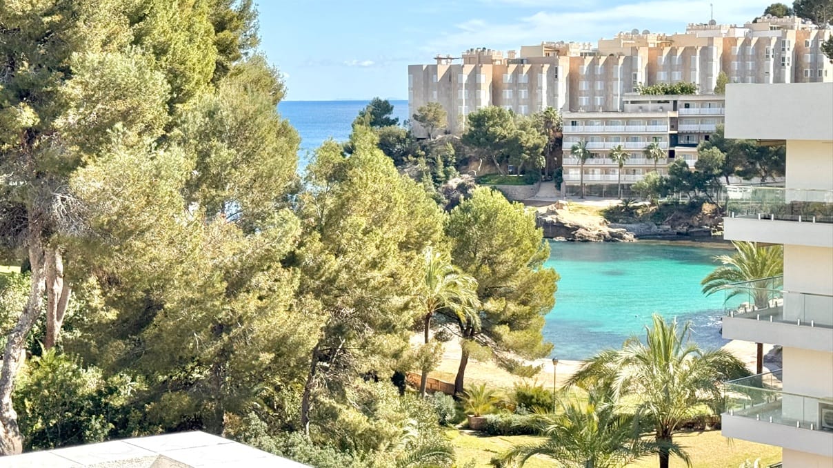 Apartment for Sale in Cala Vinyes – Sea Views & Direct Beach Access