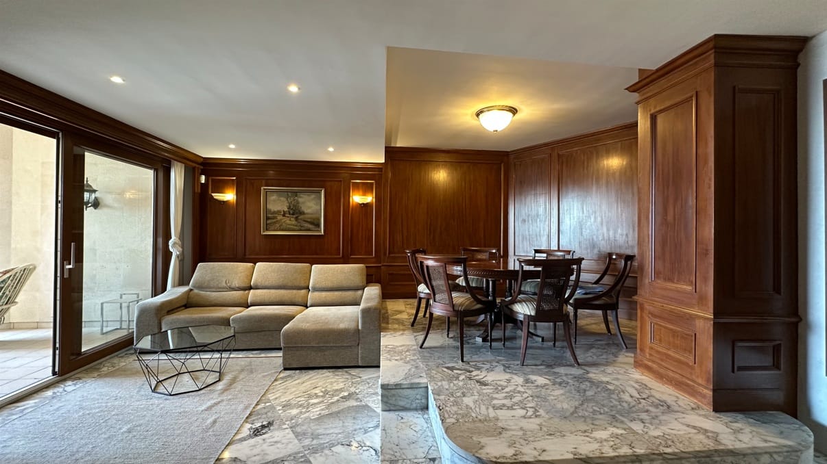 Spacious 3-Bedroom Apartment for Sale on Paseo Marítimo, Mallorca