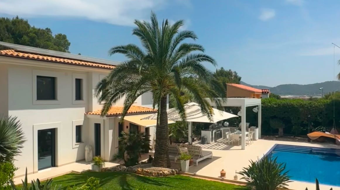 Modern Luxury Villa for Sale in Santa Ponsa, Southwest Mallorca