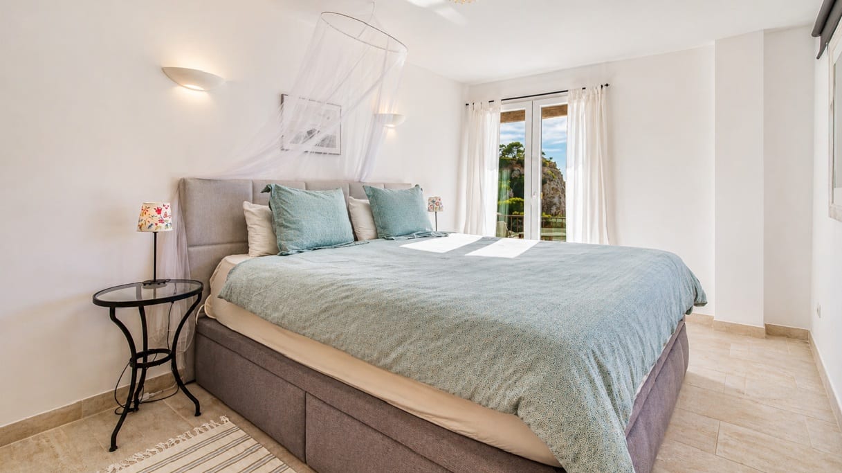Frontline Sea Access Apartment in Santa Ponsa