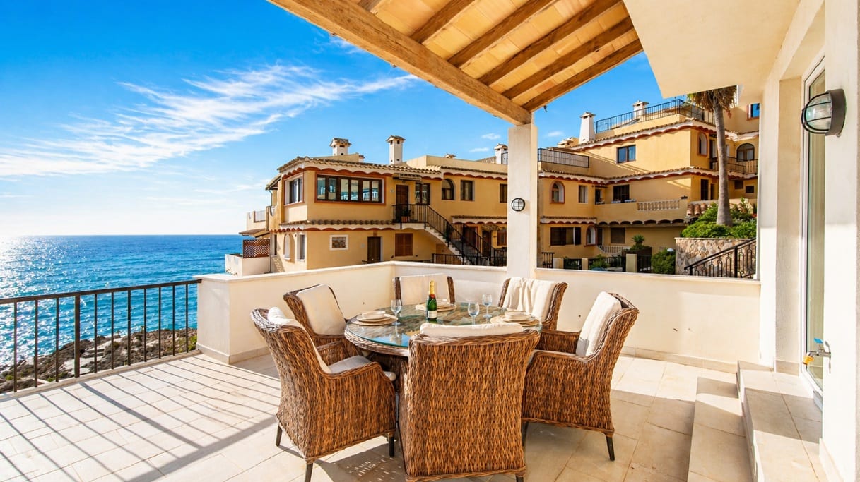 Frontline Sea Access Apartment in Santa Ponsa