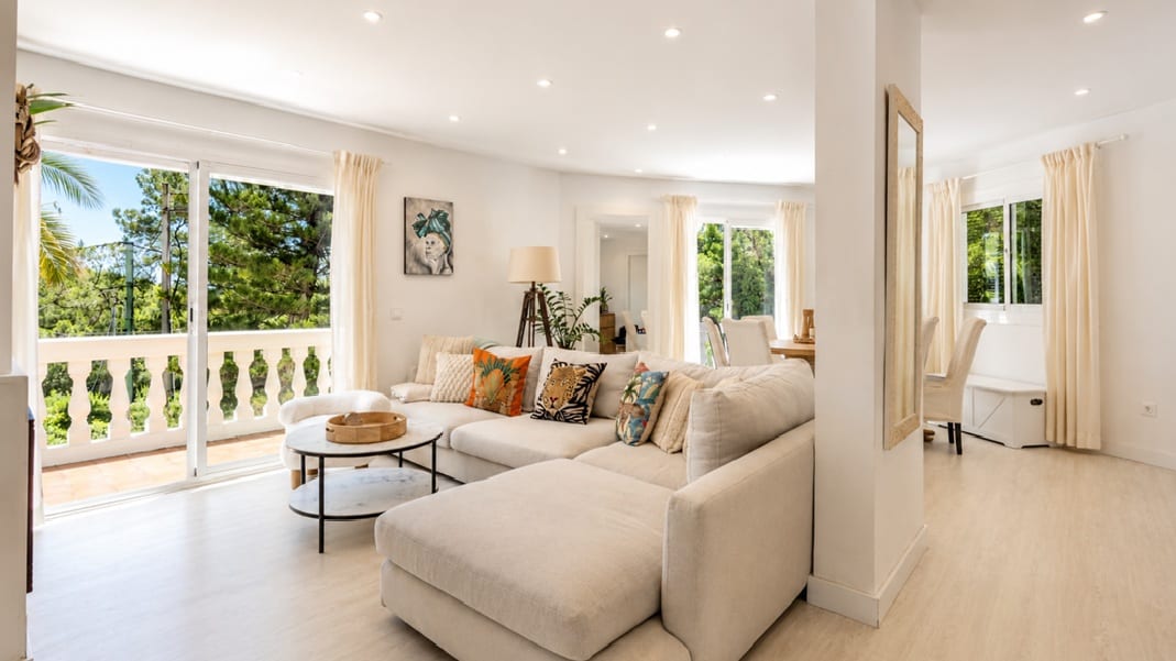 Villa for Sale in Santa Ponsa with Private Garden