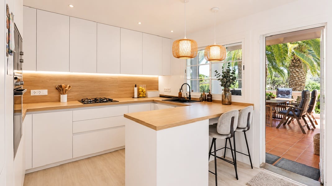 Villa for Sale in Santa Ponsa with Private Garden