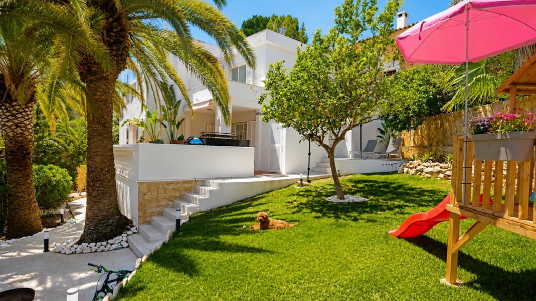 Villa for Sale in Santa Ponsa with Private Garden