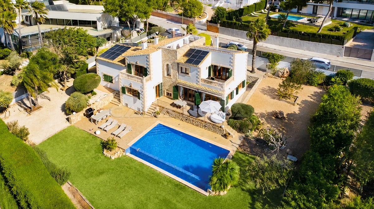 Villa for Sale in Cala Vinyes with Heated Pool & Panoramic Views