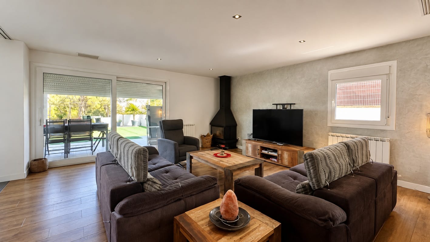 Private Villa for Sale in El Toro with Pool