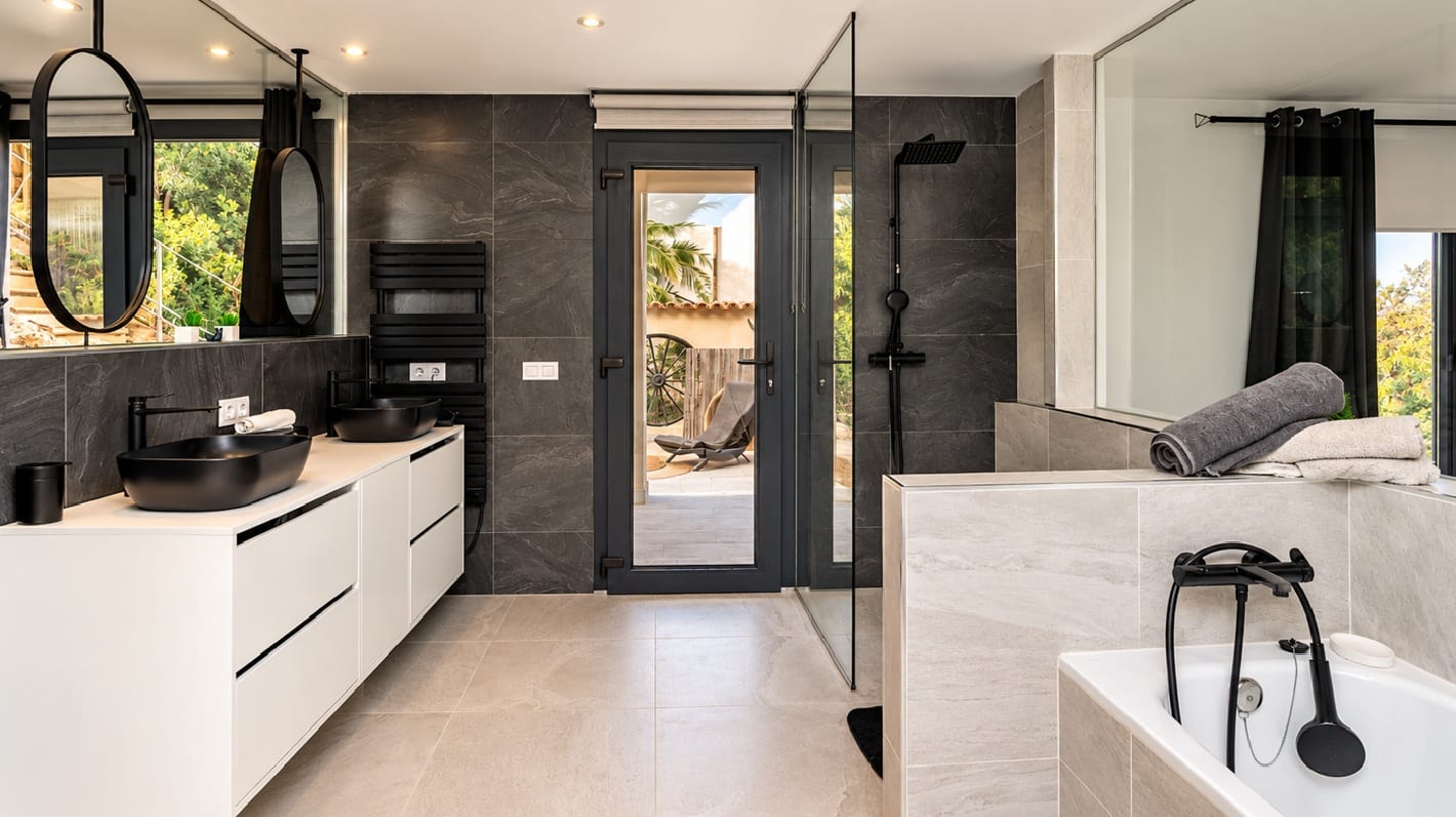 Renovated Villa for Sale in Costa de la Calma with Sea Views